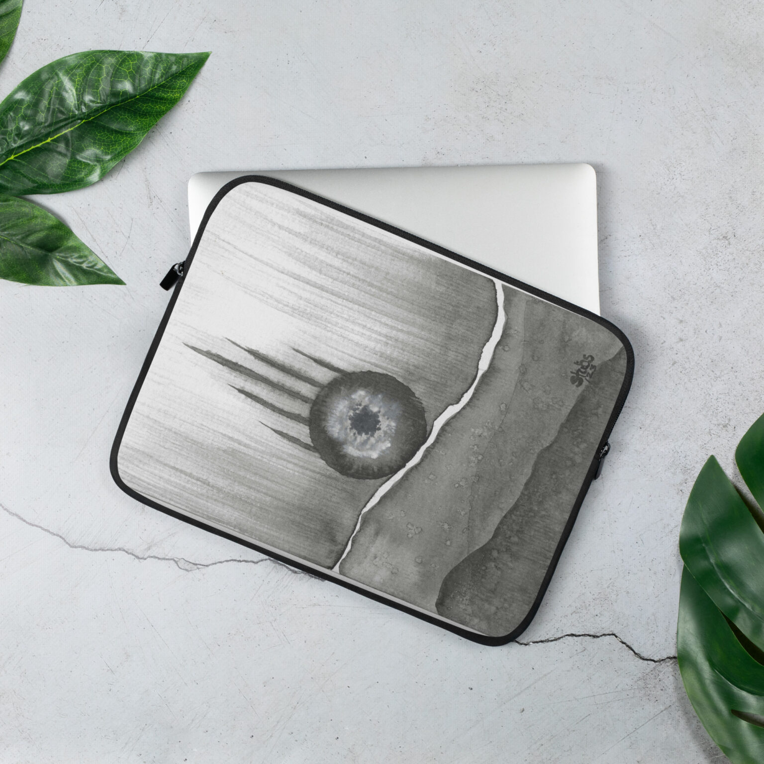 "Behold(er) the King) Laptop Sleeve - Image 2